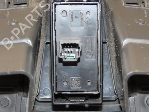 Used Warning switch RENAULT MEGANE III Hatchback (BZ0/1_, B3_) 1.5 dCi (BZ0C) (90 hp) 28828562