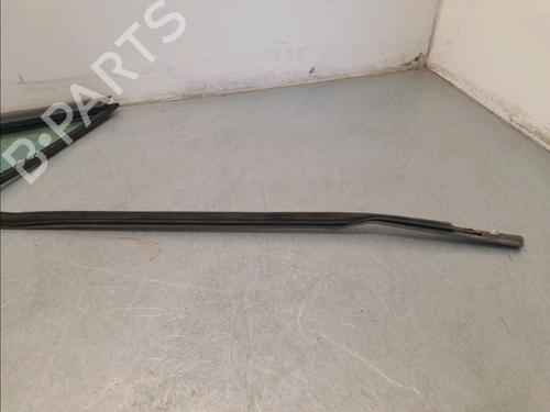 Used Front right quarter glass Front right quarter glass RENAULT MODUS / GRAND MODUS (F/JP0_) 1.5 dCi (FP0F, JP0F) (86 hp) 33744736 33744736