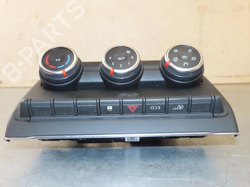 climate-control-renault-clio-v-b7_-2019-29551702 main image