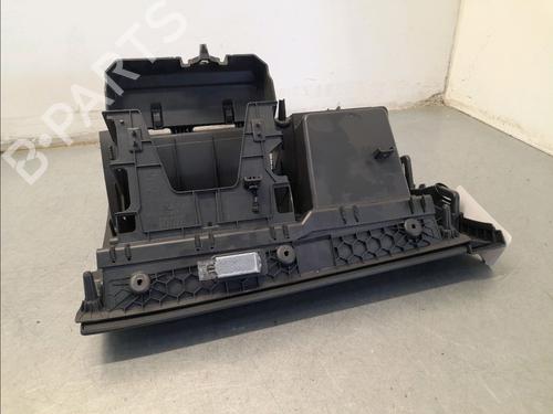 glove-box-seat-ateca-kh7-khp-2016-36029034 main image