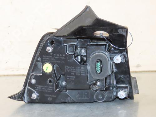 Right taillight TESLA MODEL Y (5YJY) EV All-wheel Drive | BP26310625C35  - Image 5