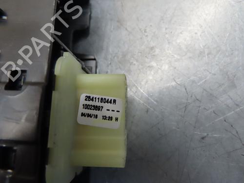 Used Left front window switch RENAULT CLIO IV (BH_) 1.2 16V (73 hp) 25777681