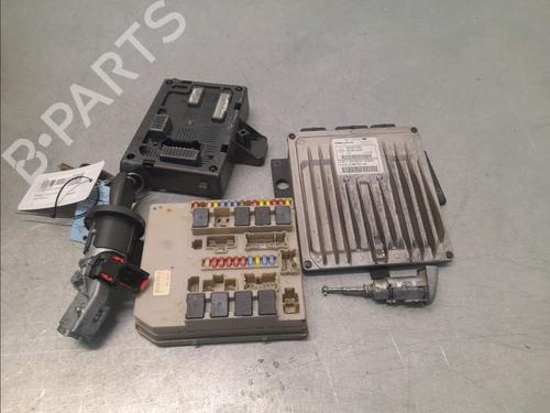 Used Electronic module RENAULT CLIO III Grandtour (KR0/1_) 1.5 dCi (KR0F) (86 hp) 30138754