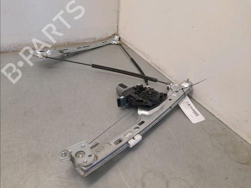 rudehejsemekanisme-ventre-foran-renault-megane-iv-hatchback-b9amn_-2015-39454371 main image