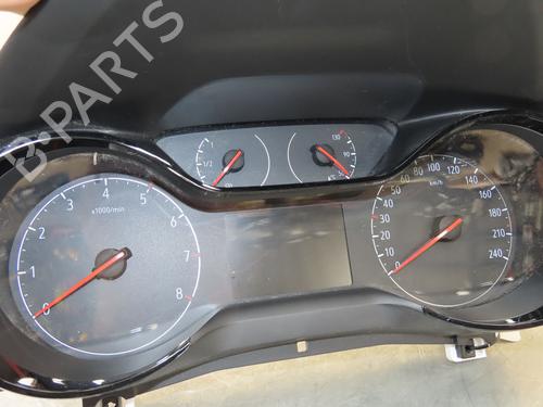 Used Instrument cluster OPEL CORSA F (P2JO) 1.2 (68) (101 hp) 18663069