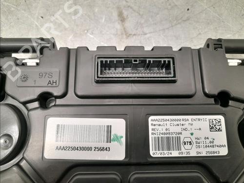 Used Instrument cluster DACIA DUSTER (HM_) 1.3 TCe 130 (HMMF) (131 hp) 32200743