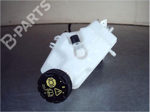 Brake master cylinder RENAULT CLIO V (B7_) 1.0 TCe 90 (B7MT) | BP10113854M77 