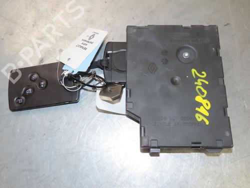 Used Card reader RENAULT CAPTUR I (J5_, H5_) 0.9 TCe 90 (90 hp) 19490211