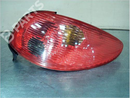 Right taillight PEUGEOT 206 CC (2D) 1.6 16V (2DNFUF, 2DNFUR) | BP9410294C35 