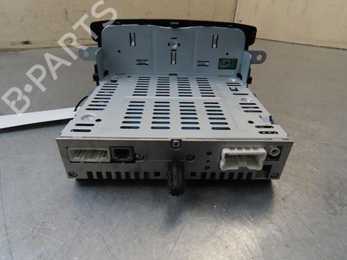 Used Radio DACIA SANDERO II 1.5 dCi 75 / Blue dCi 75 (B8JW, B8M4, B8AH, B8M7, B8M6) (75 hp) 25249659