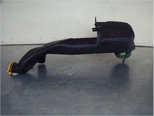 Tuyau Turbo Gauche Pour Opel Zafira / Zafira Family B 1.9 CDTi Diesel 2005-2015 - Référence 55353829