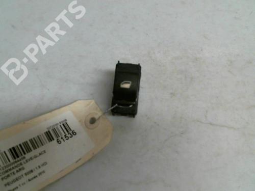 Used Left rear window switch Left rear window switch PEUGEOT 5008 (0U_, 0E_) 1.6 HDi (110 hp) 9561367 9561367