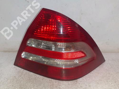 Used Right taillight Right taillight MERCEDES-BENZ C-CLASS (W203) C 200 CDI (203.007) (122 hp) 10980986 10980986