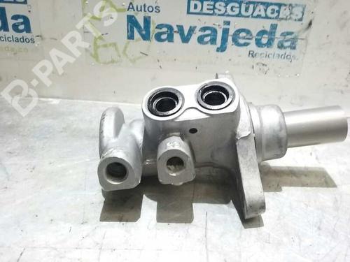 Used Brake master cylinder FORD FIESTA V (JH_, JD_) 1.4 TDCi (68 hp) 1633573
