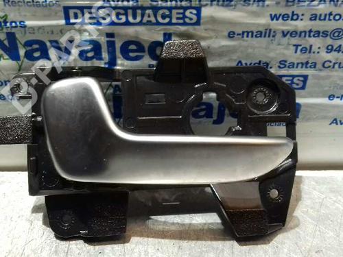 Venstre fortil invendig håndtag KIA CARENS IV 1.7 CRDi (116 hp) 3213778
