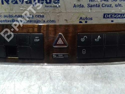 Used Warning switch MERCEDES-BENZ C-CLASS (W203) [2000-2007]  3467365