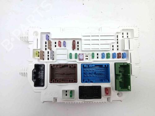 Used Fuse box Fuse box 38510294 38510294
