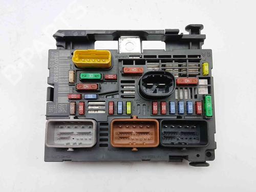 Used Fuse box Fuse box 39505653 39505653