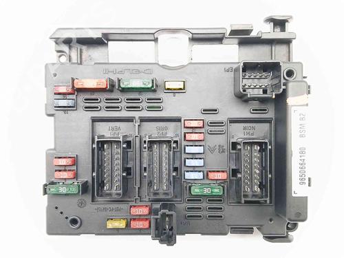 Used Fuse box Fuse box 25900892 25900892