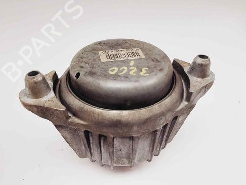 Used Engine mount MERCEDES-BENZ C-CLASS (W204) [2007-2015]  20684309
