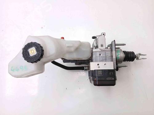 servo-brake-toyota-c-hr-_x1_-2016-38074627 main image