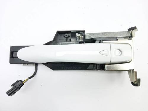 front-left-exterior-door-handle-renault-kadjar-ha_-hl_-2015-23240123 main image