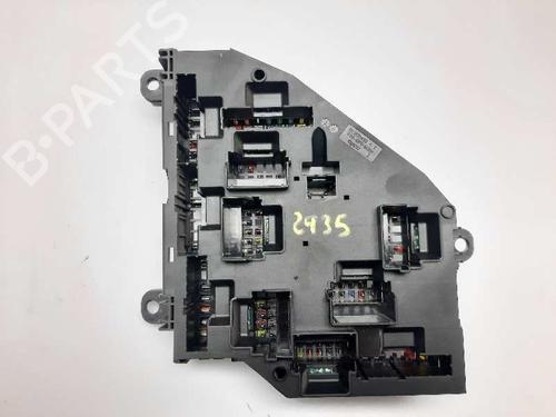 Used Fuse box Fuse box BMW 5 (F10) 525 d (204 hp) 11235349 11235349