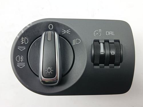Used Headlight switch AUDI TT (8J3) 2.0 TFSI (200 hp) 31026236