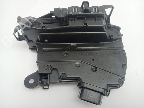 front-right-lock-nissan-micra-v-k14-2016-32213325 main image