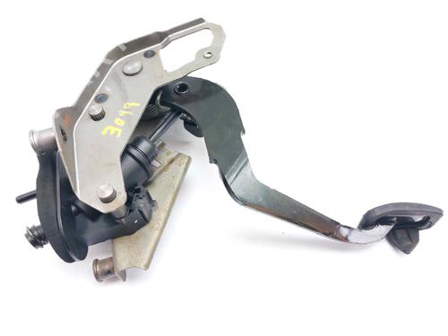 Used Clutch pedal Clutch pedal FORD FIESTA VI (CB1, CCN) [2008-2026] 13374336 13374336