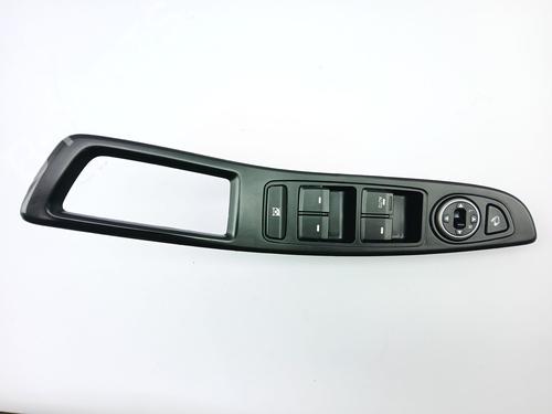 Used Left front window switch Left front window switch HYUNDAI i20 II (GB, IB) 1.0 T-GDI (101 hp) 24683857 24683857