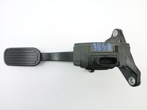 pedal-toyota-c-hr-_x1_-2016-25258265 main image