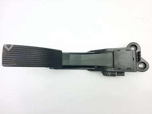 Used Pedal Pedal MERCEDES-BENZ M-CLASS (W164) ML 350 CDI 4-matic (164.122) (224 hp) 24683707 24683707