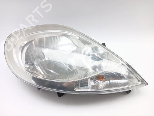 Used Right headlight RENAULT TRAFIC II Bus (JL) 2.5 dCi 145 (JL0J) (146 hp) 30969923