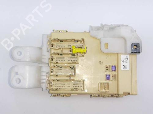 Used Fuse box Fuse box TOYOTA AURIS (_E18_) 1.6 D4-D (WWE185_) (112 hp) 10551998 10551998