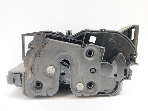 front-right-lock-renault-megane-iv-hatchback-b9amn_-2015-27636615 main image