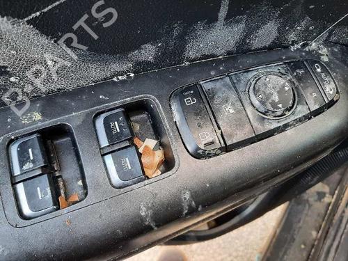 Fuse box KIA SPORTAGE II (JE_, KM_)  | BP17231353E1 