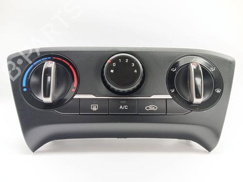 AC Styreenhet / Manøvreringsenhet HYUNDAI i20 I (PB, PBT) 1.2 (86 hp) 30361409
