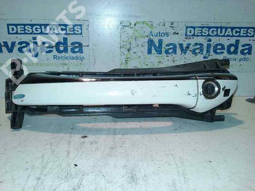 Used Front left exterior door handle MERCEDES-BENZ C-CLASS (W203) [2000-2007]  2970879