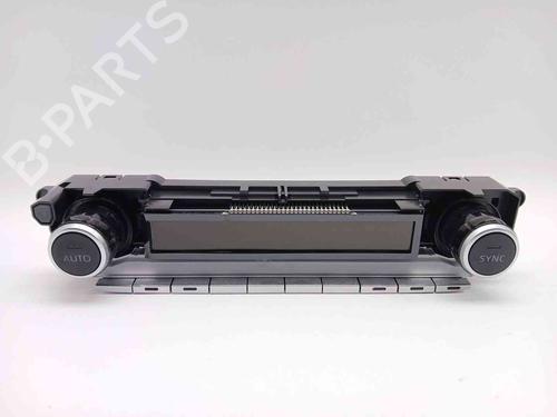 climate-control-toyota-corolla-saloon-_e21_-2019-36354252 main image