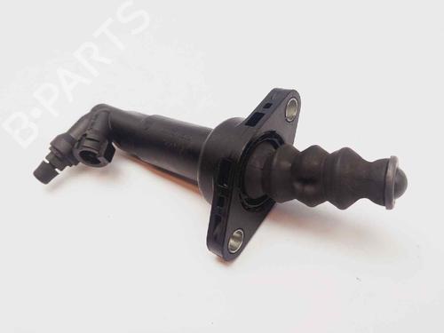 Clutch slave cylinder SKODA OCTAVIA I (1U2) 2.0 | BP20678443M113 