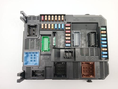 fuse-box-peugeot-2008-i-cu_-2013-33462933 main image