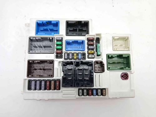 Used Fuse box Fuse box 38509789 38509789