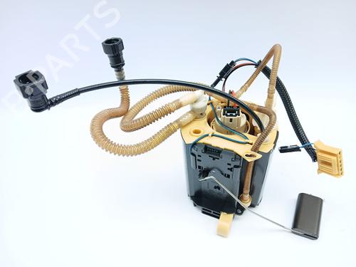 Used Fuel pump LAND ROVER DISCOVERY IV (L319) 3.0 TD 4x4 (245 hp) 25745637