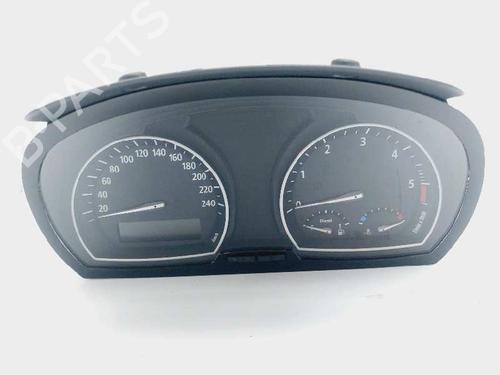 Used Instrument cluster Instrument cluster BMW X3 (E83) 2.0 d (150 hp) 15898069 15898069