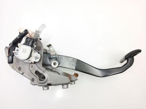 Rempedaal TOYOTA AURIS Estate (_E18_) 1.8 Hybrid (ZWE186_, ZWE186R, ZWE186H) | BP30644076I19