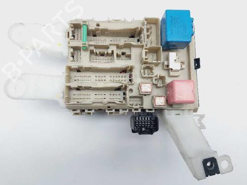 Used Fuse box Fuse box 17635648 17635648