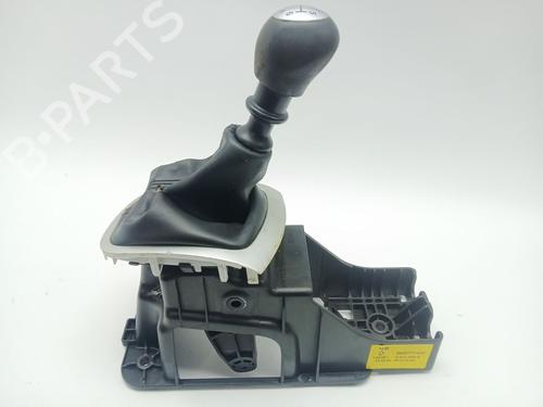 gear-lever-renault-megane-iii-coupe-dz01_-2008-2009-2010-2011-2012-2013-2014-2015-2016-32192840 main image