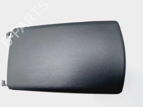 Used Armrest / Center console Armrest / Center console SEAT LEON Sportstourer (KL8, KLD) 1.5 eTSI (150 hp) 16452914 16452914