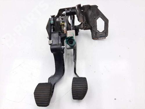 Pedal embrague PEUGEOT 208 I (CA_, CC_) 1.4 HDi (68 hp) 9807334080 | 4500EA